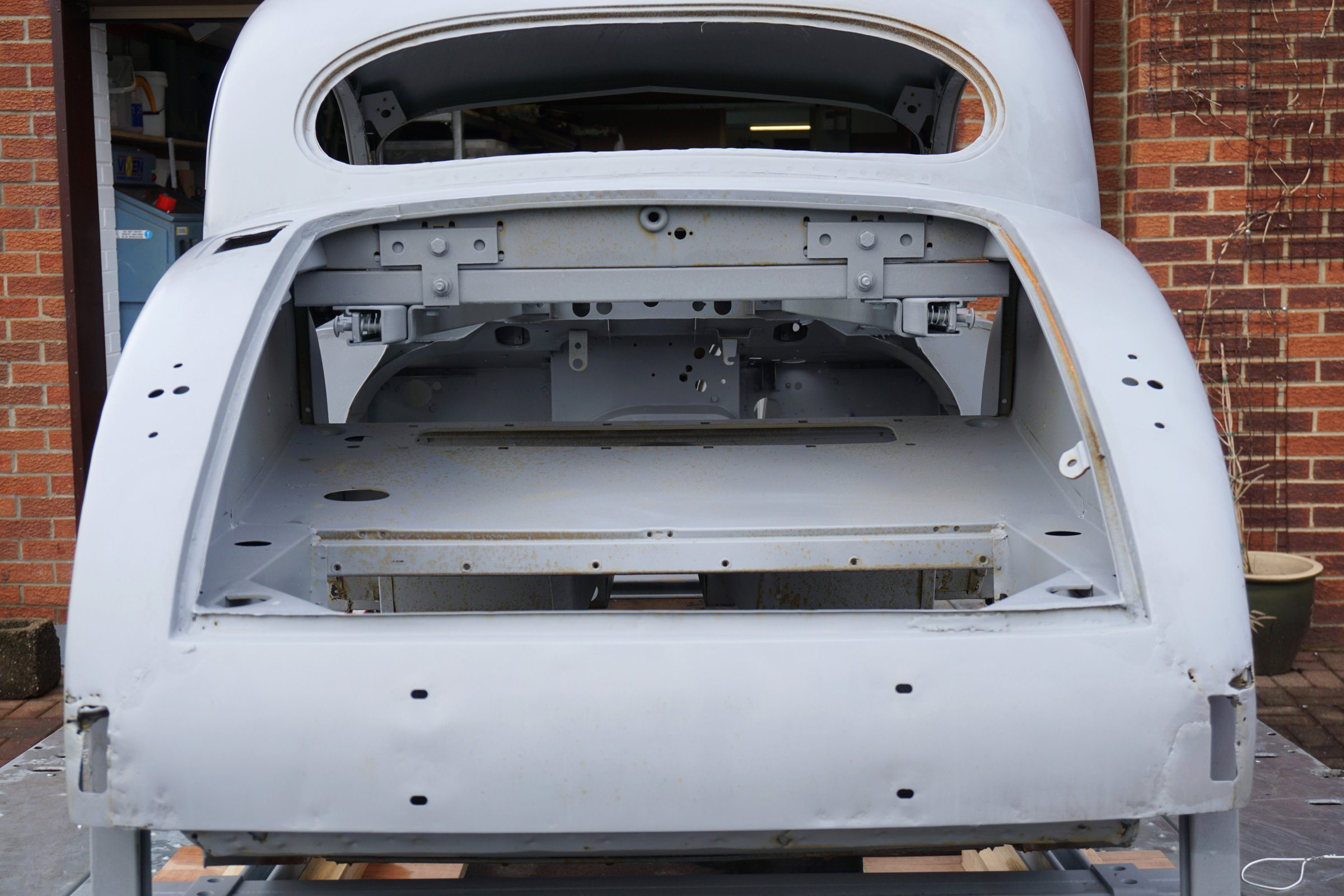 Photograph from the restoration of Jaguar XK140 WPK38