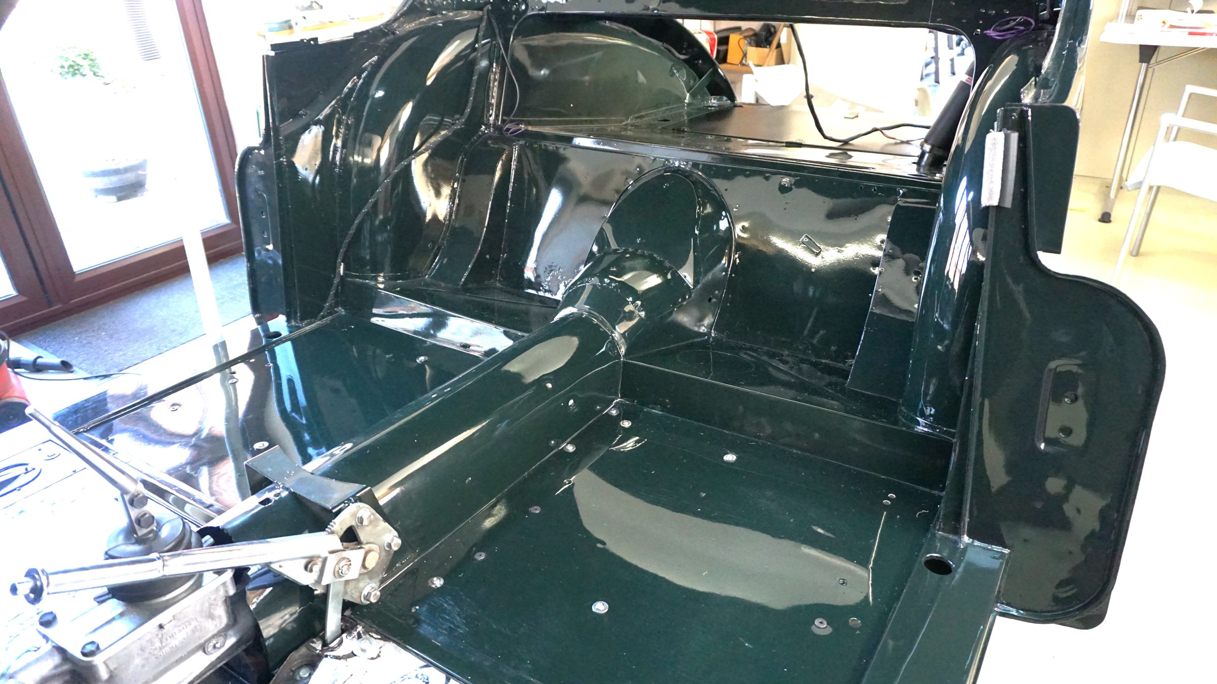 Photograph from the restoration of Jaguar XK140 WPK38